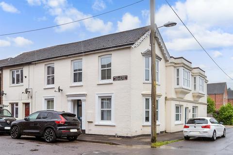 Westside, Crawley RH11 2 bed maisonette for sale