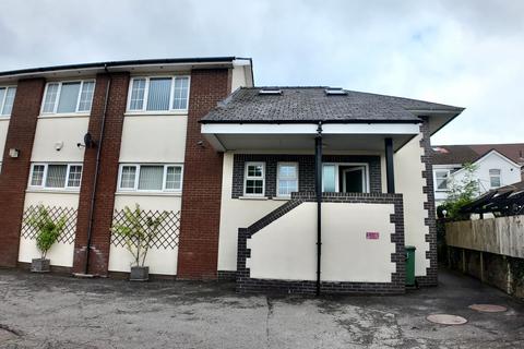 Hall Street, Blackwood, NP12 4 bed semi