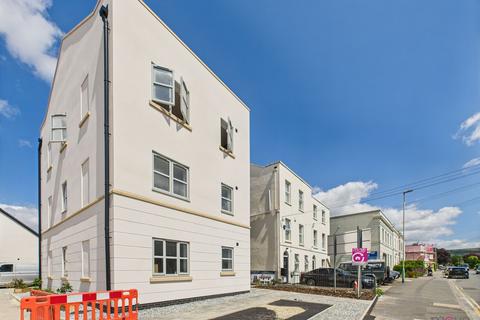 116 Prestbury Road, Cheltenham GL52 2 bed apartment for sale