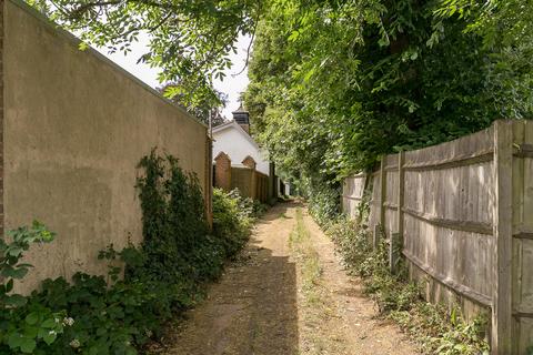 SOUTH CROYDON CR2 Garage for sale