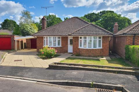 Winstone Crescent, North Baddesley SO52 3 bed detached bungalow for sale