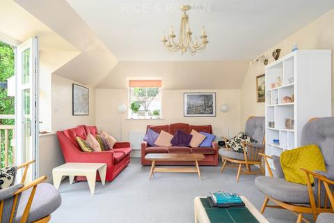 Mill Lane, West Byfleet KT14 2 bed retirement property for sale