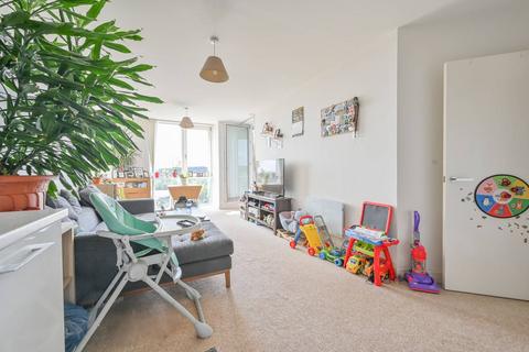 KD Tower, Cotterells, Hemel... 2 bed flat for sale