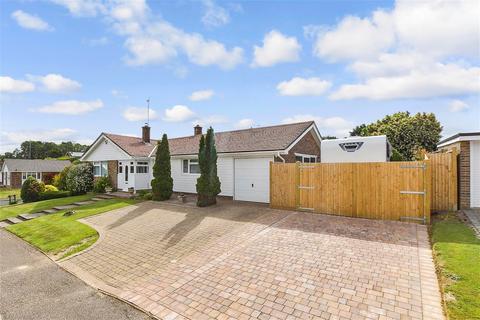 Kingfisher Way, Horsham, West Sussex 3 bed detached bungalow for sale