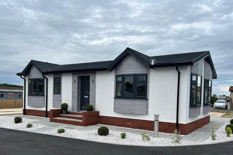 Fakenham, Norfolk, NR21 2 bed park home for sale