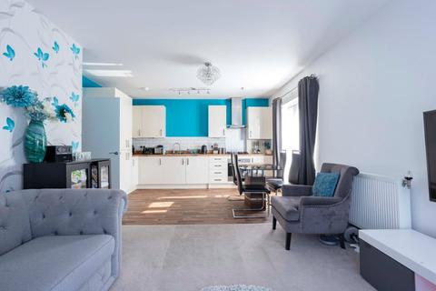 Barley Close, Greenhithe, Kent, DA9 2 bed flat for sale