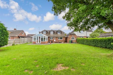 Station Road, Headcorn TN27 3 bed detached house for sale