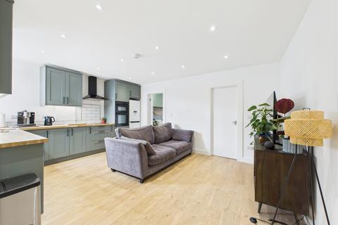 Southsea PO4 2 bed flat for sale