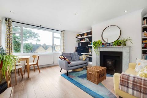 Heathfield Road, London SW18 3 bed flat for sale