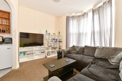 19 Spring Gardens, Shanklin PO37 1 bed ground floor flat for sale