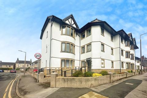 Bare Lane, Morecambe, LA4 2 bed flat for sale