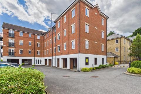 Bradford Drive, Colchester 2 bed flat for sale