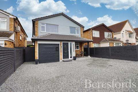 Nipsells Chase, Mayland, CM3 4 bed detached house for sale