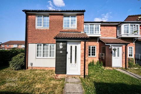Claverley Green, Luton, LU2 3 bed end of terrace house for sale