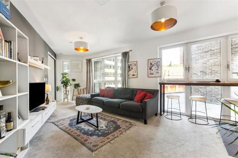 Commercial Road, London E1 2 bed flat for sale