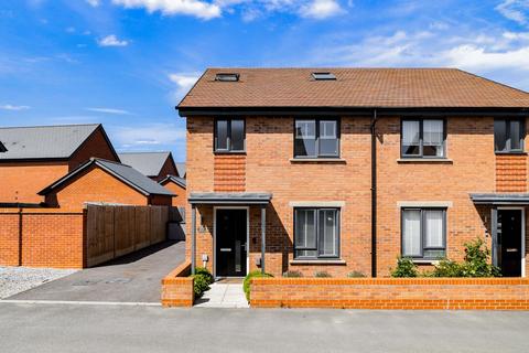 Dragoon Place, Folkestone, CT20 4 bed semi