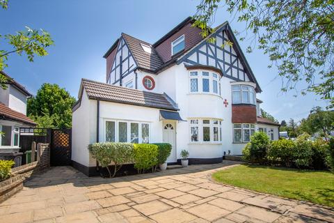 Hayes Wood Avenue, Hayes, Bromley, BR2 4 bed semi