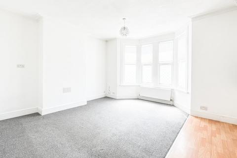 St. Johns Lane, Bedminster, BS3 5AY 2 bed flat for sale