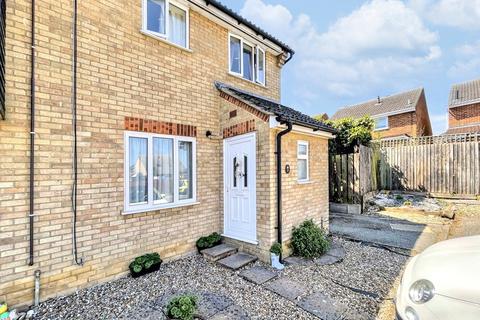 Flatford Close, Stowmarket, IP14 3 bed end of terrace house for sale