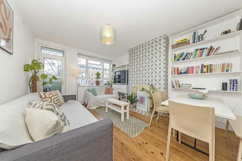 Albion Road, London N16 2 bed flat for sale
