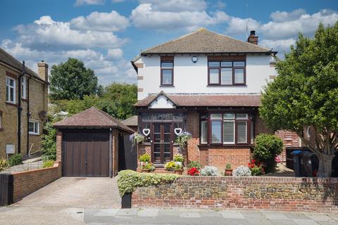Bradstow Way, Broadstairs, Kent, CT10 3 bed detached house for sale