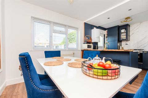 Bedale Walk, Dartford, Kent 3 bed semi