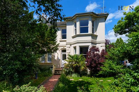Shelley Road, Worthing BN11 1 bed flat for sale