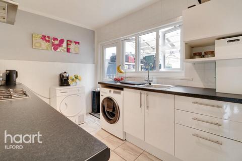 Mansfield Road, Ilford 2 bed terraced house for sale