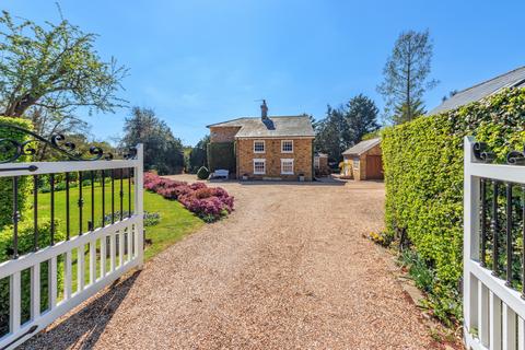 Round Bush Lane, Aldenham WD25 5 bed detached house for sale