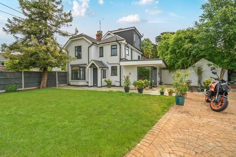 Aston Clinton,  Buckinghamshire,  HP22 4 bed semi