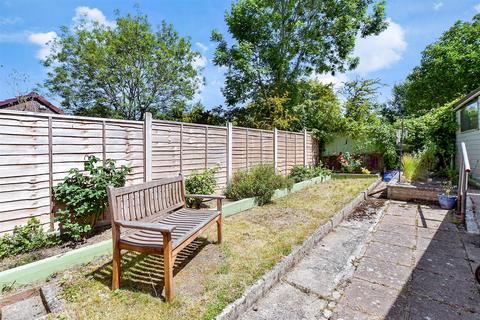 Foxden Drive, Maidstone ME15 2 bed semi