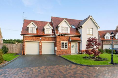 Beechview Drive, High Beech, EN9 5 bed detached house for sale