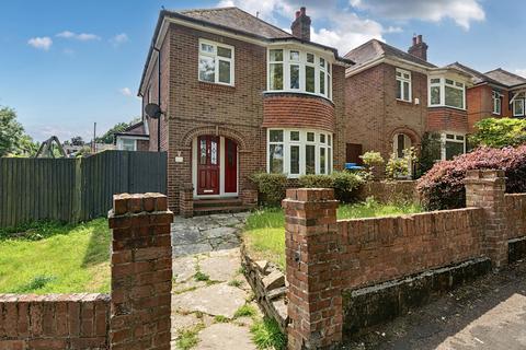 Eynham Avenue, Southampton, Hampshire 3 bed detached house for sale