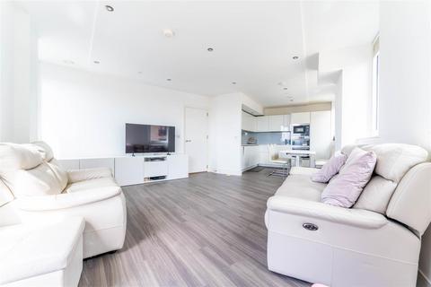 Healum Avenue, Southall UB2 3 bed apartment for sale