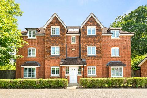 Landen Grove, Wokingham RG41 2 bed apartment for sale