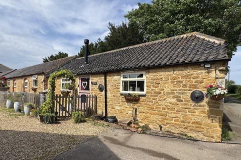 Jericho Lane, Barkestone 2 bed barn conversion for sale