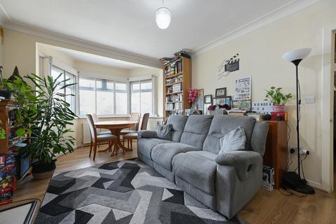 Masons Avenue, Harrow 2 bed ground floor maisonette for sale