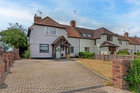 Garnetts Villas, Dunmow CM6 3 bed semi