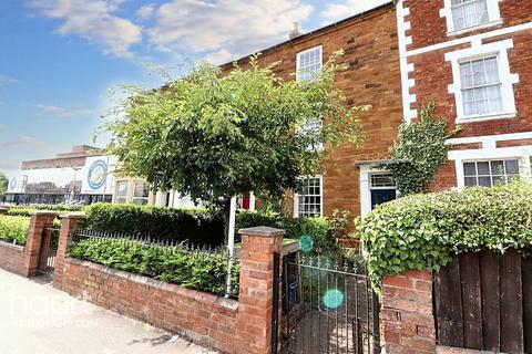 Leicester Terrace, Northampton 4 bed terraced house for sale