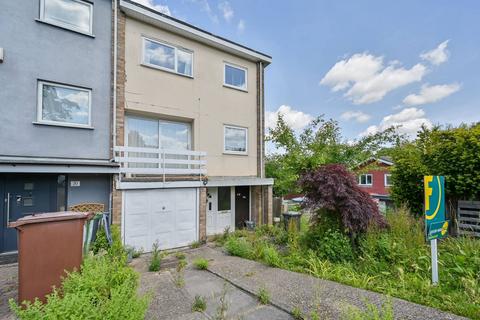 Ivinghoe Road, Bushey, WD23 4 bed end of terrace house for sale