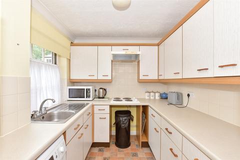 Deans Mill Court, Canterbury CT1 2 bed ground floor flat for sale