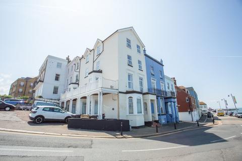 Central Parade, Herne Bay, Kent, CT6 1 bed flat for sale