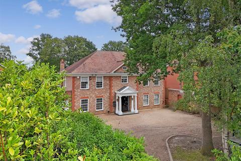 Thorndon Approach, Herongate, Brentwood 5 bed detached house for sale