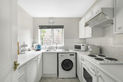 Varsity Drive, Twickenham, TW1 1 bed apartment for sale