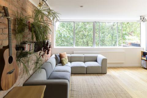 Hurstway Walk, London, W11 2 bed flat for sale