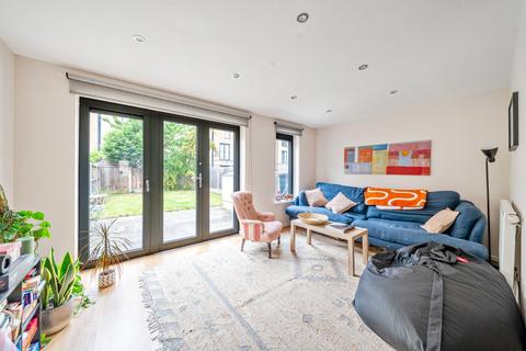 Eleanor Road, Oval, London, SW9 3 bed terraced house for sale