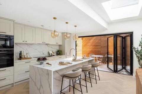 Rosaline Road, London, SW6 4 bed terraced house for sale
