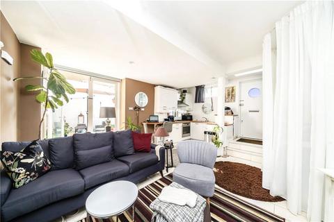 Edgarley Terrace, London SW6 Studio for sale