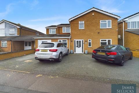 Severn Road, Oadby, Leicestershire 5 bed detached house for sale