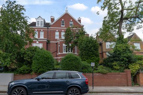 Lindfield Gardens, Hampstead NW3 2 bed apartment for sale